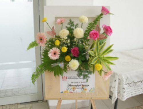 Workshop Merangkai Bunga di Paroki Pulo Gebang: Rangkaian Bunga Altar Menghadirkan Keindahan dan Kasih Allah